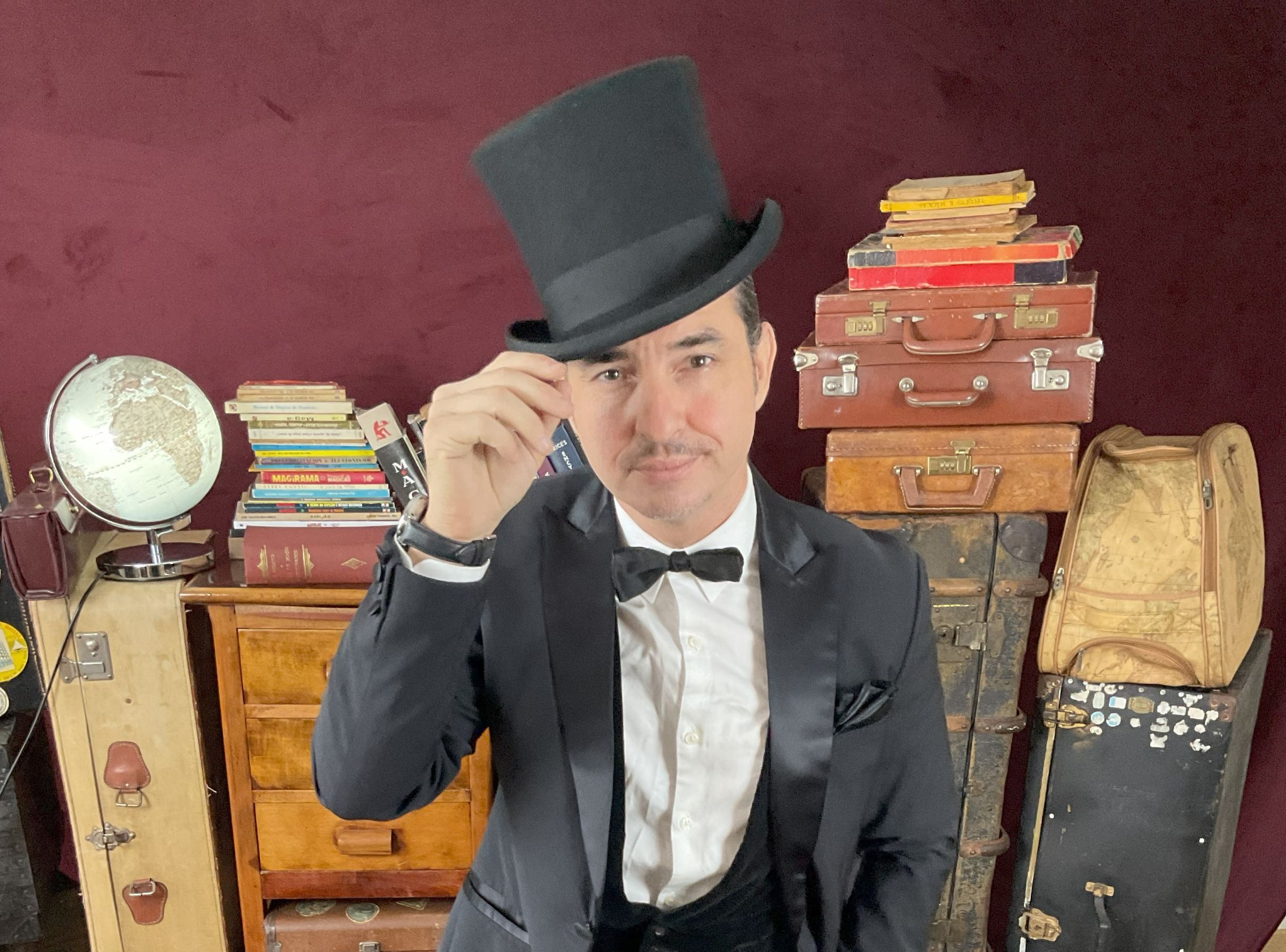 MAURÍCIO DOLLENZ: O MÁGICO